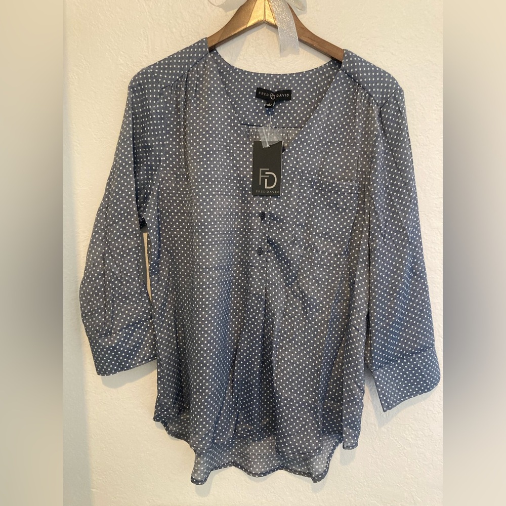 Free David blue polka dot 3/4 sleeve blouse.